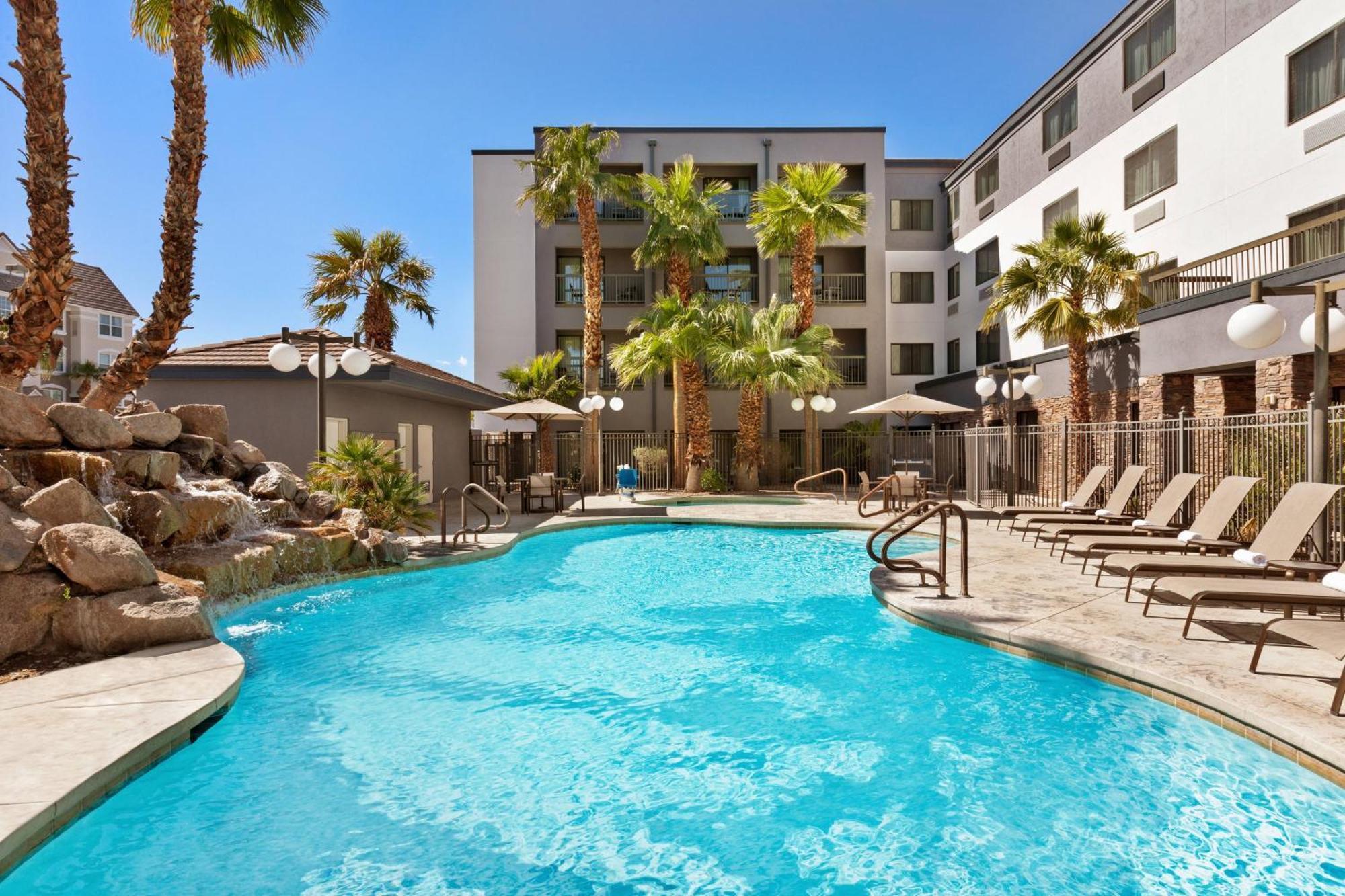 Courtyard By Marriott Las Vegas Stadium Area 외부 사진
