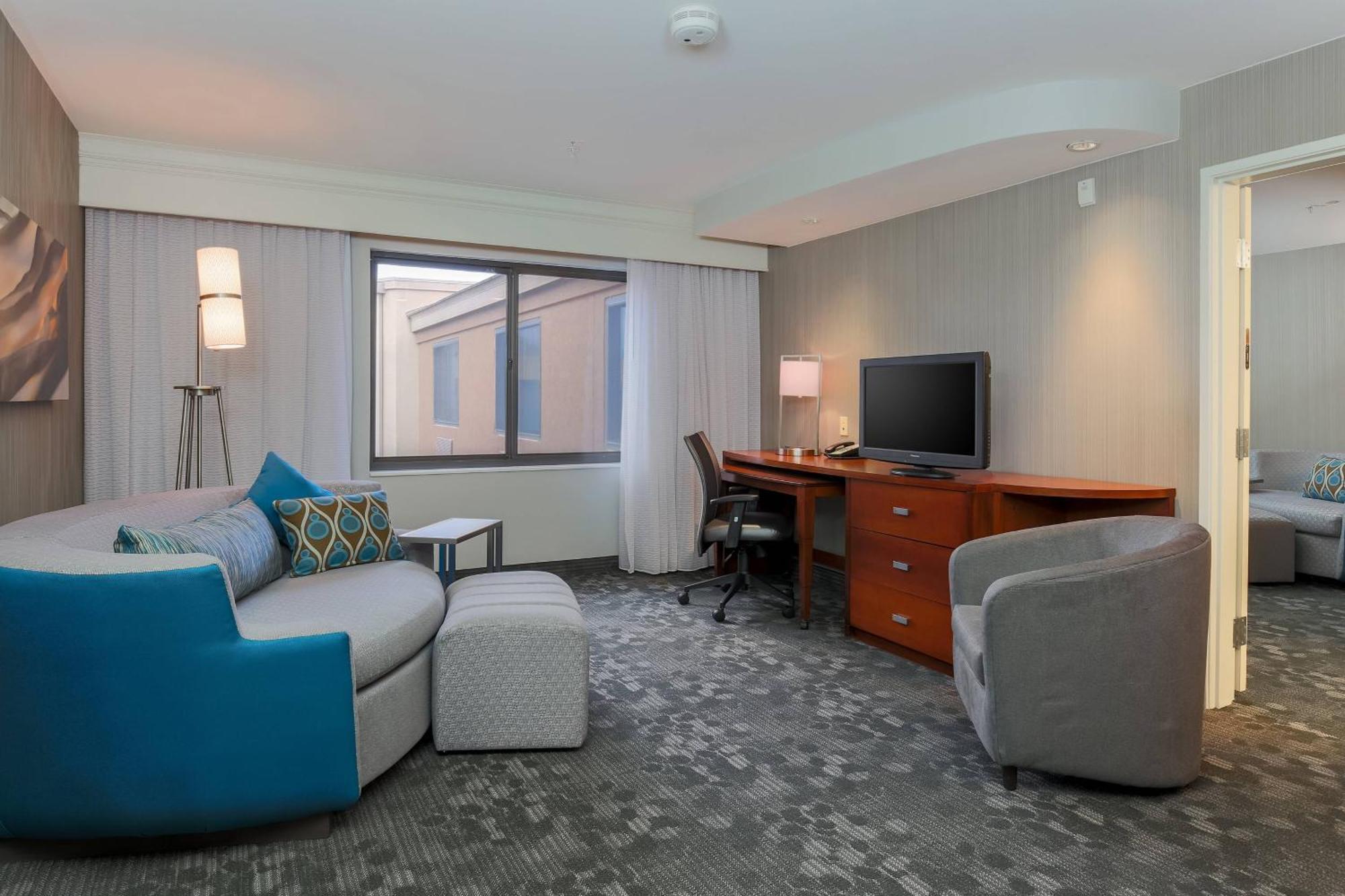 Courtyard By Marriott Las Vegas Stadium Area 외부 사진