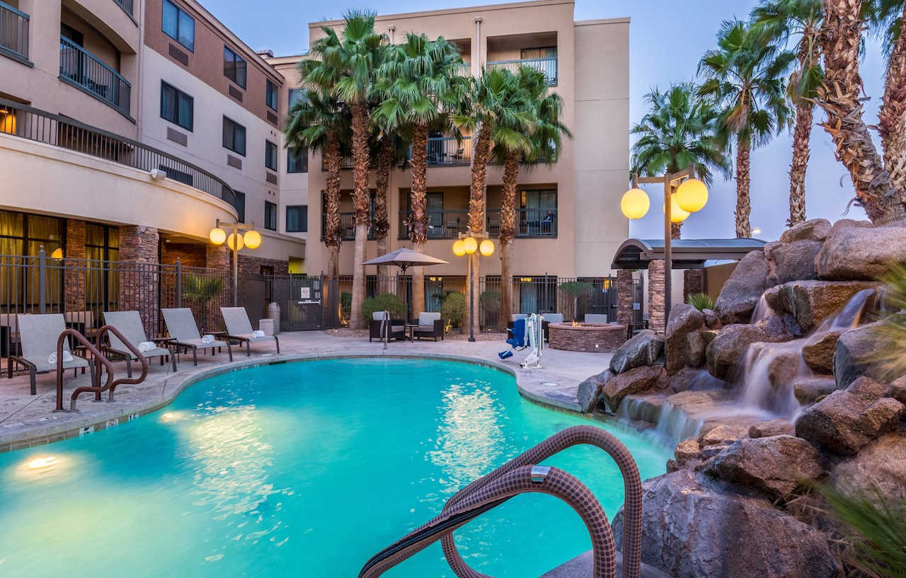 Courtyard By Marriott Las Vegas Stadium Area 외부 사진
